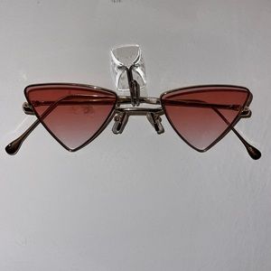 Vintage-style Triangle Sunglasses